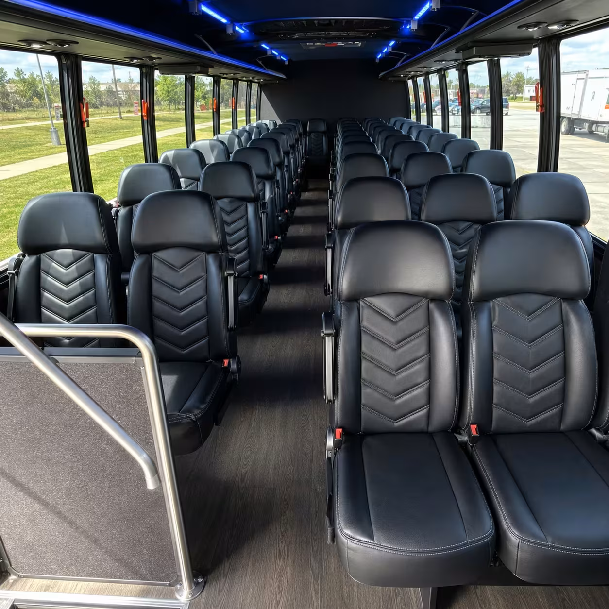 oxnard 18 passenger minibus rental